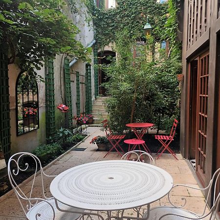 Chambres D'Hotes Le Patio D'Alain Et Veronique ลูเนวิลล์ ภายนอก รูปภาพ